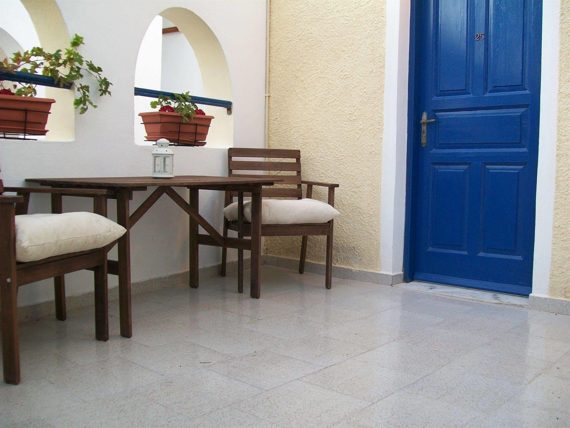 Villa Spyros Studios Santorini Perissa  Exterior foto